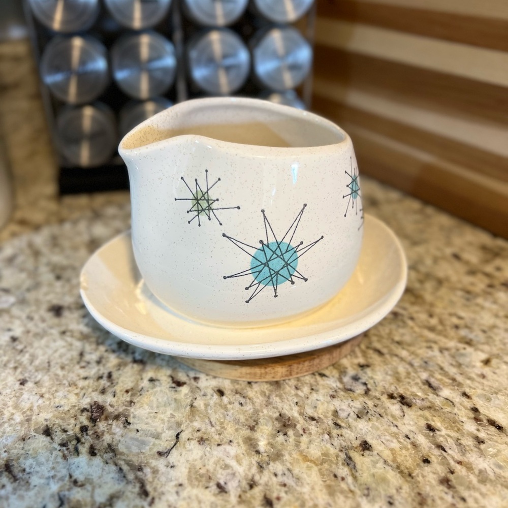 1950s Franciscan Gladding McBean MCM Atomic Starburst gravy bowl